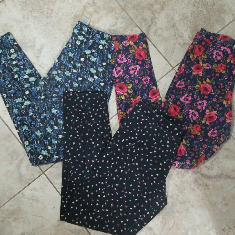 Bundle of 3 LC floral leggings
